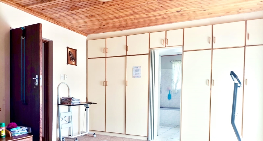 4 Bedroom Property for Sale in Fraaiuitsig Western Cape